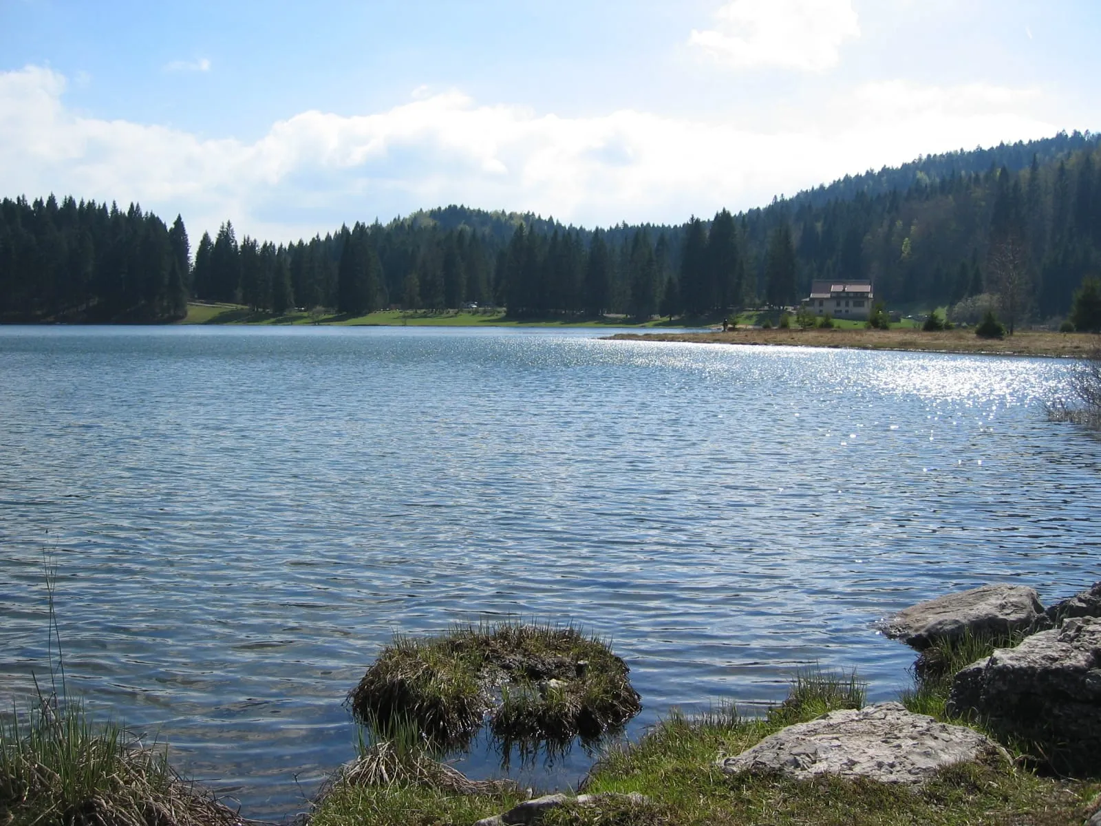 Le Lac Genin, plan d'eau très fréquenté des Oyonnaxiens