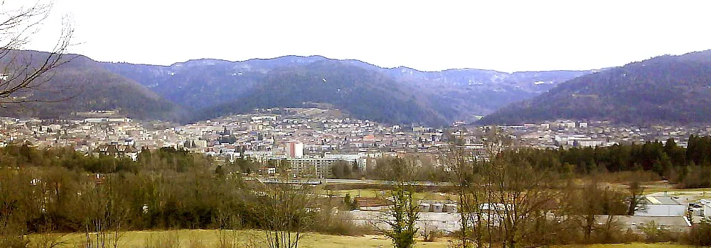 Vue d'Oyonnax depuis Veyziat, au pied des montagnes du Haut-Bugey