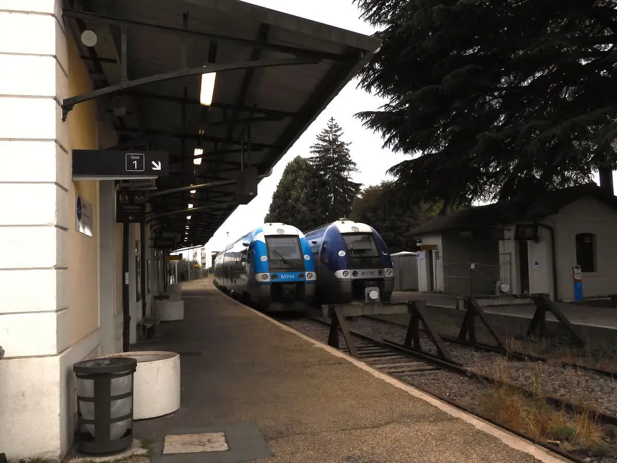 Les quais de la gare SNCF d'Oyonnax, à deux pas du marché du parc Jeantet