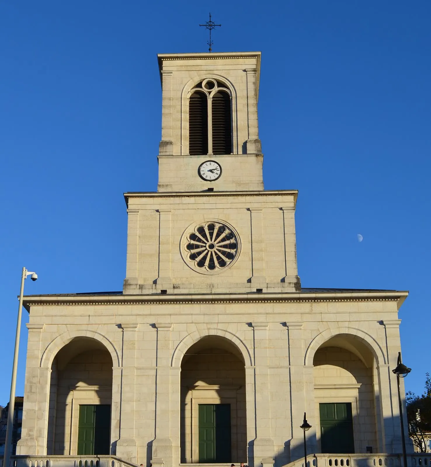 L'église Saint-Léger d'Oyonnax, devant laquelle s'élance le cortège de la Fête de l'Hiver