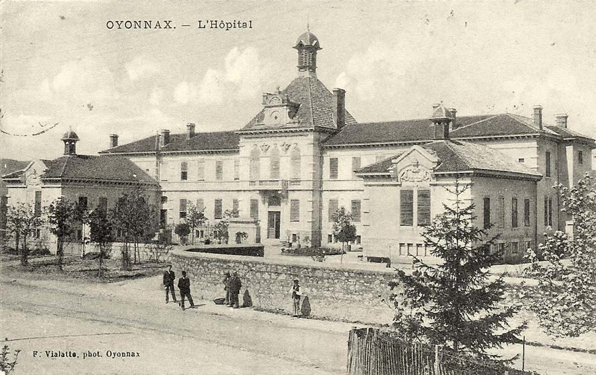 L'hôpital d'Oyonnax sur une carte postale ancienne